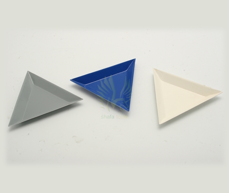 Coated Triangular Trays